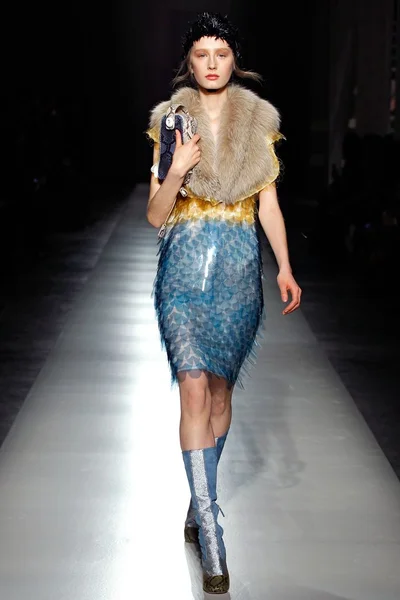 Look 37